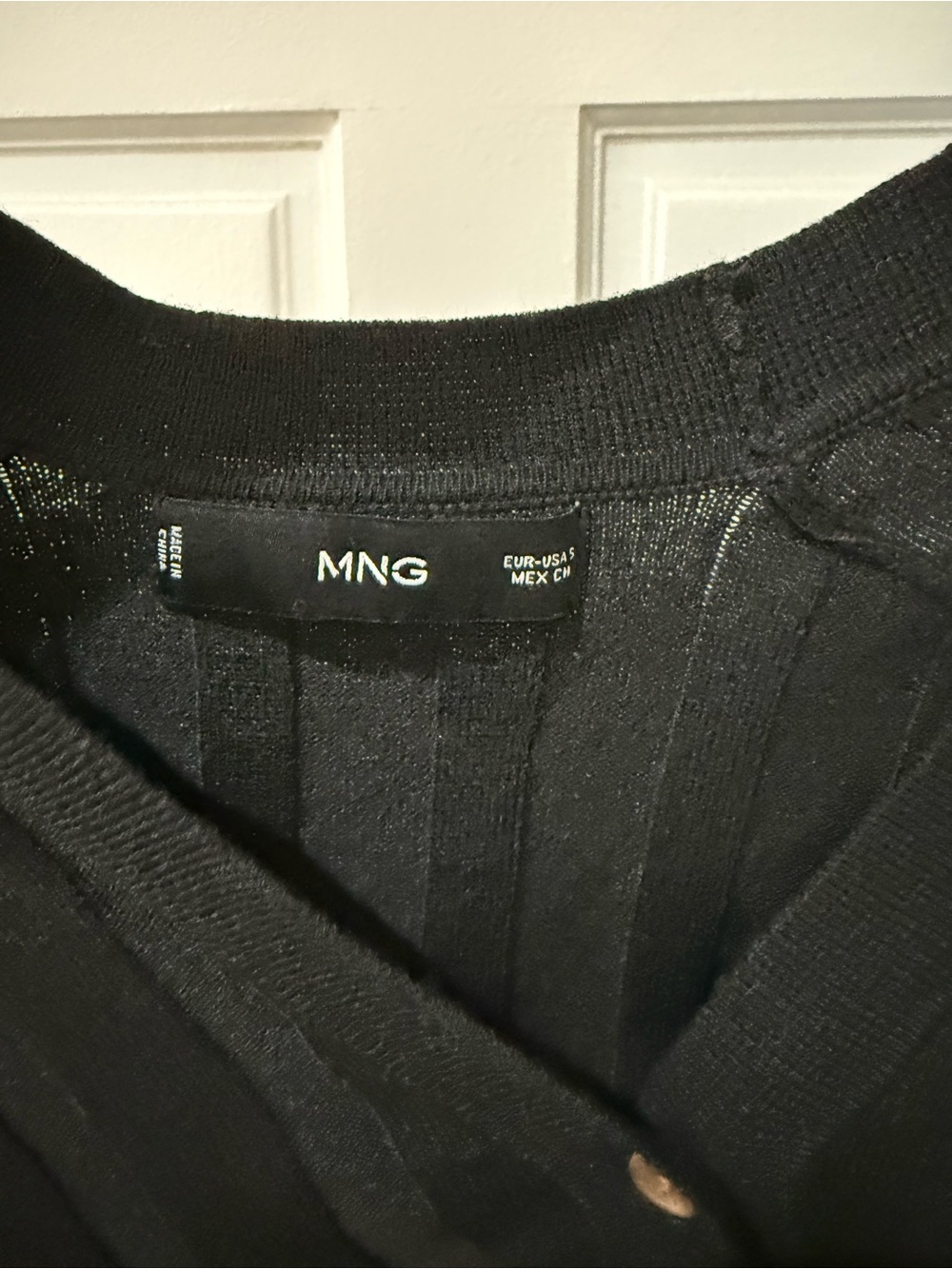 Mango Black Ribbed V-Neck Button-Down Top - Picture 5 of 5